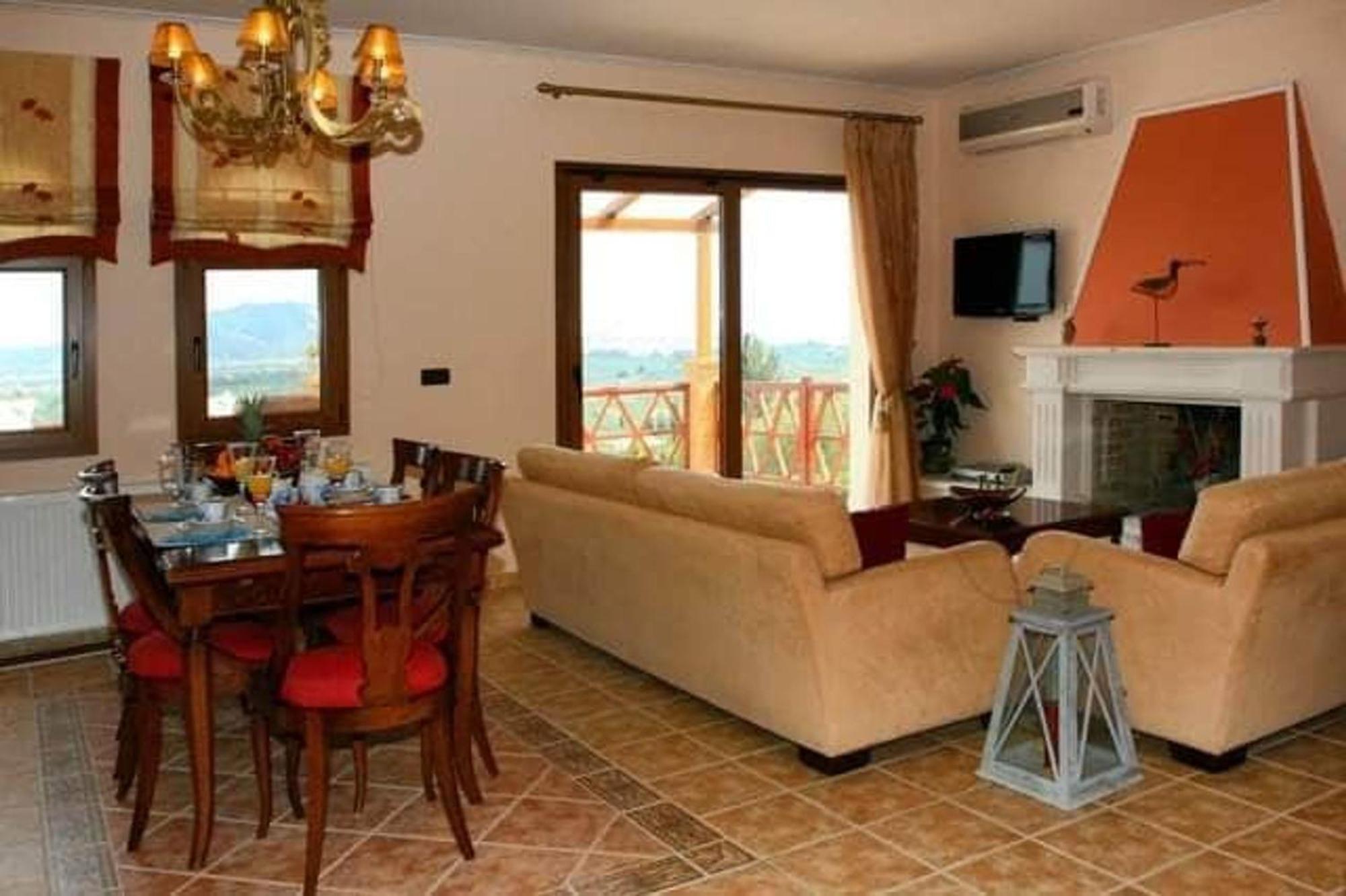 Villa Clairy Mouzákion Buitenkant foto